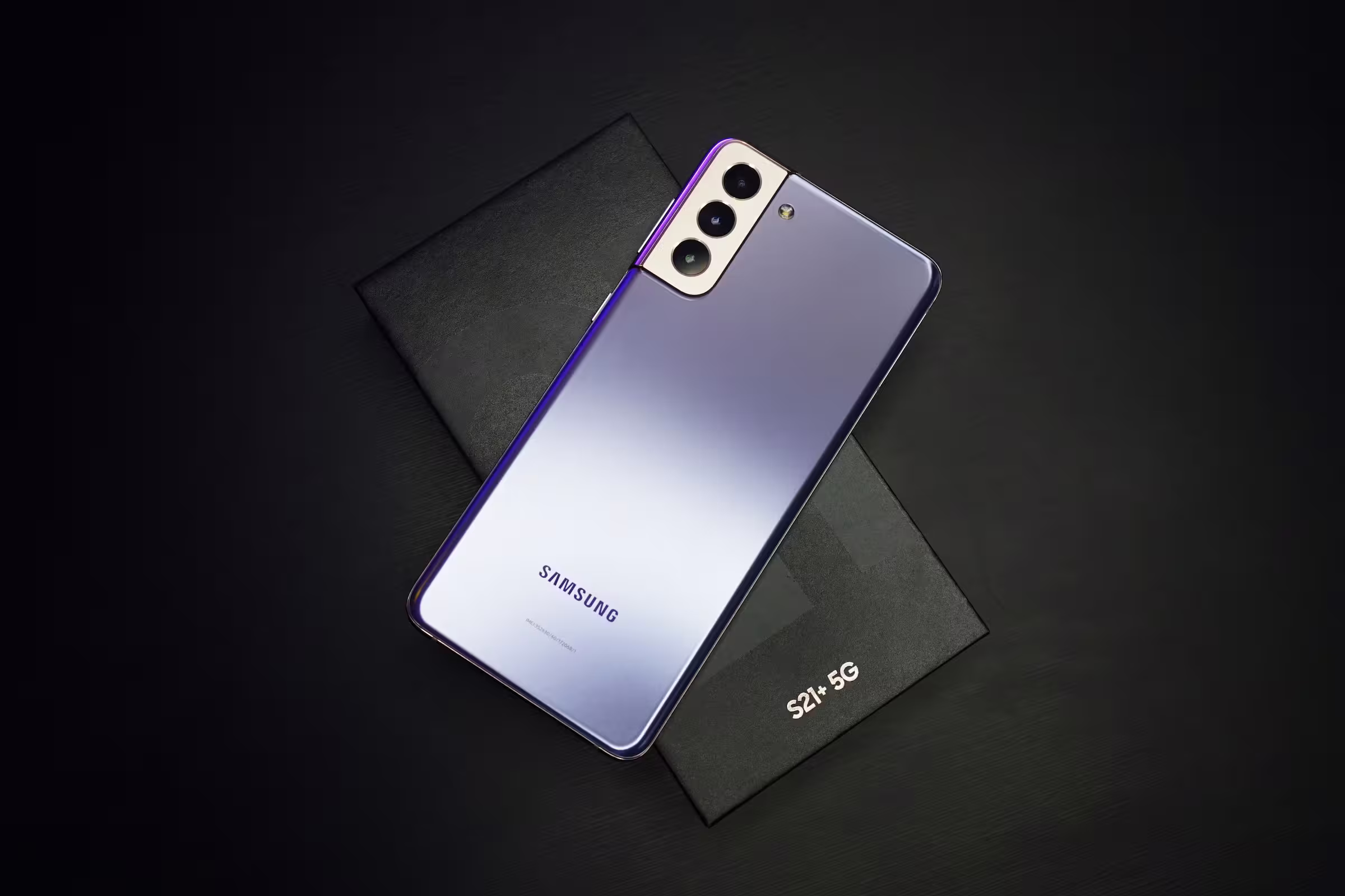 Technician repairing Samsung phone
